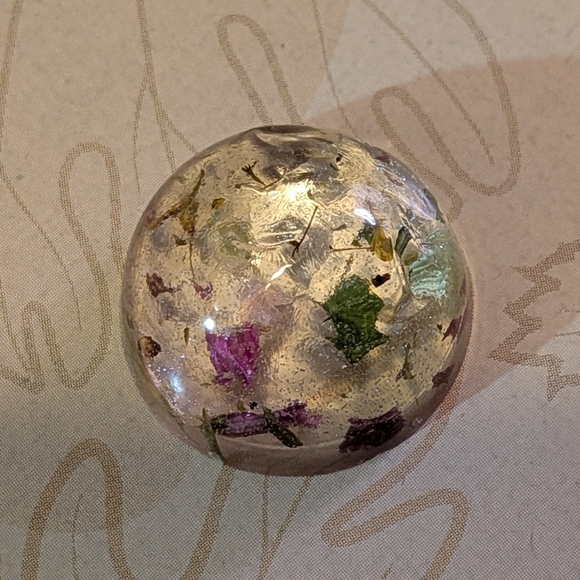 Handmade Other - Little Handmade Plant & Floral Resin Sphere